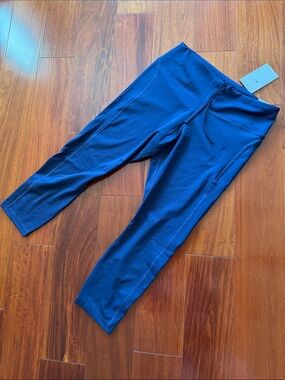 NWT Nike Cropped Active Leggings in Deep Navy
